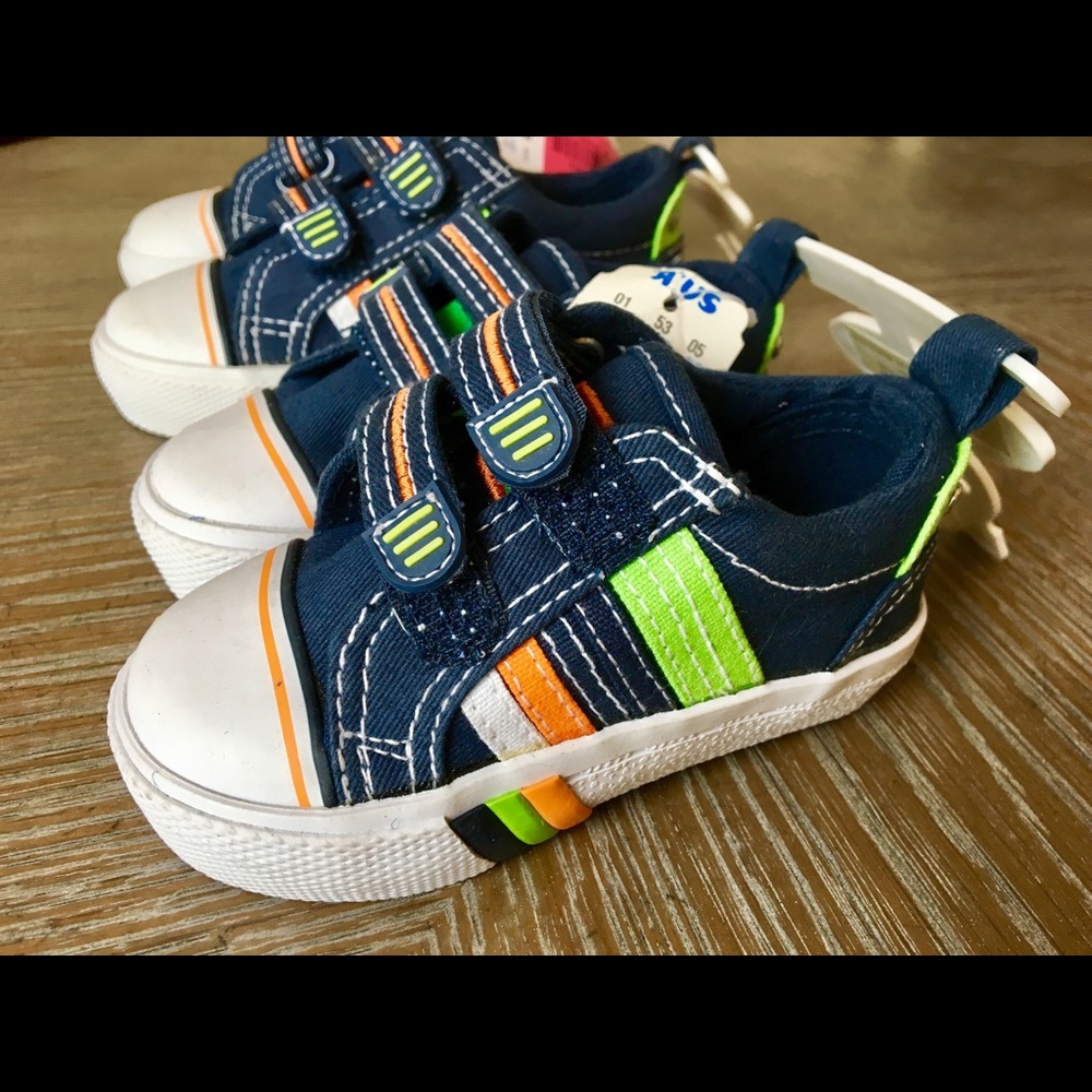 Koala Kids Canvas Striped Van Boy Shoes Size 4 & 8